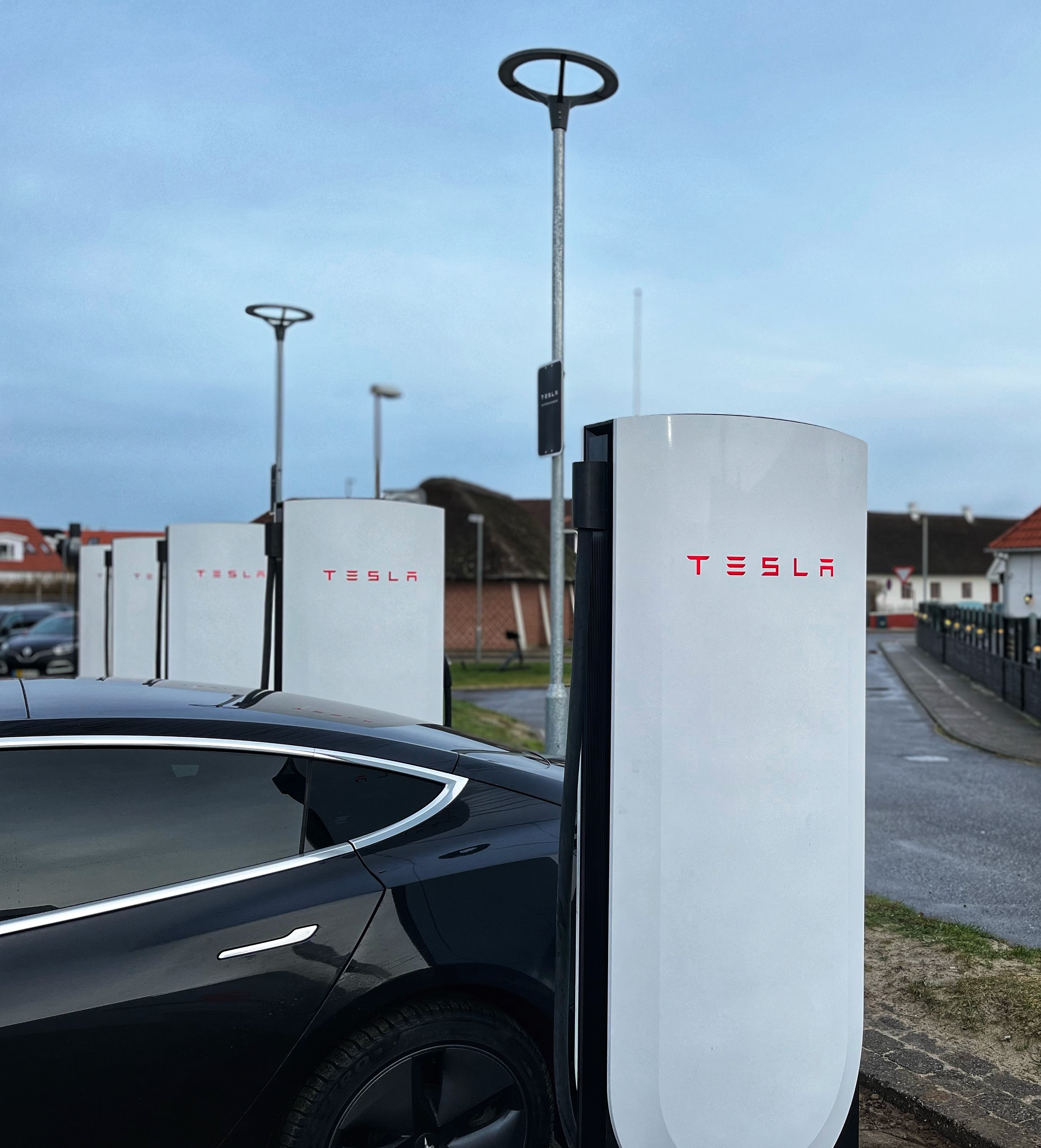 15 ladestandere inkl. V4 Superchargere Blokhus Feriecenter